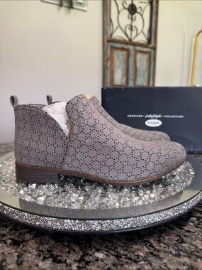 Dr. Scholl's Gray Perforated Slip-On Ankle Booties NWT 8.5W
